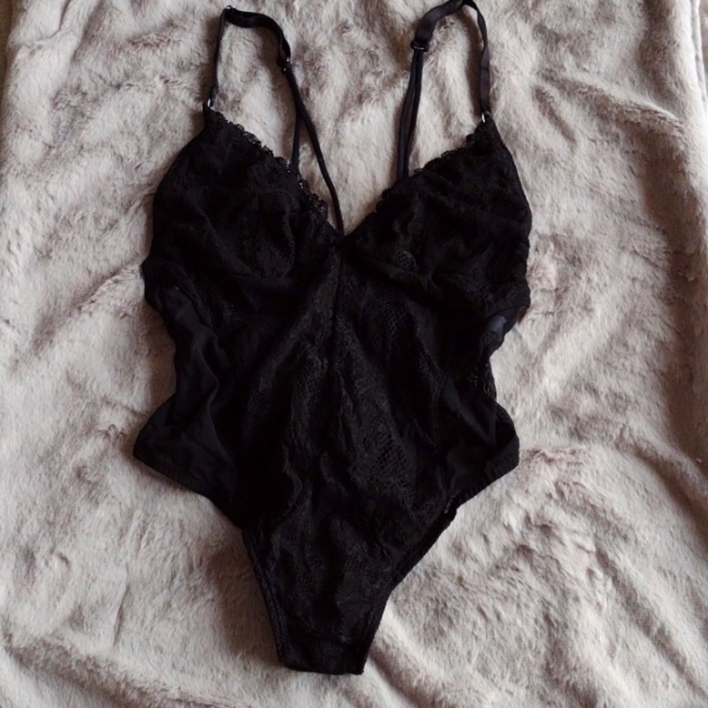 CATH BELLE & SIMONS LACE BODYSUIT XS